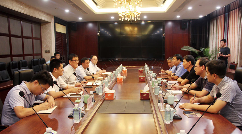 东营市人民检察院副检察长李金宝一行莅临万通海欣控股集团调研指导工作
