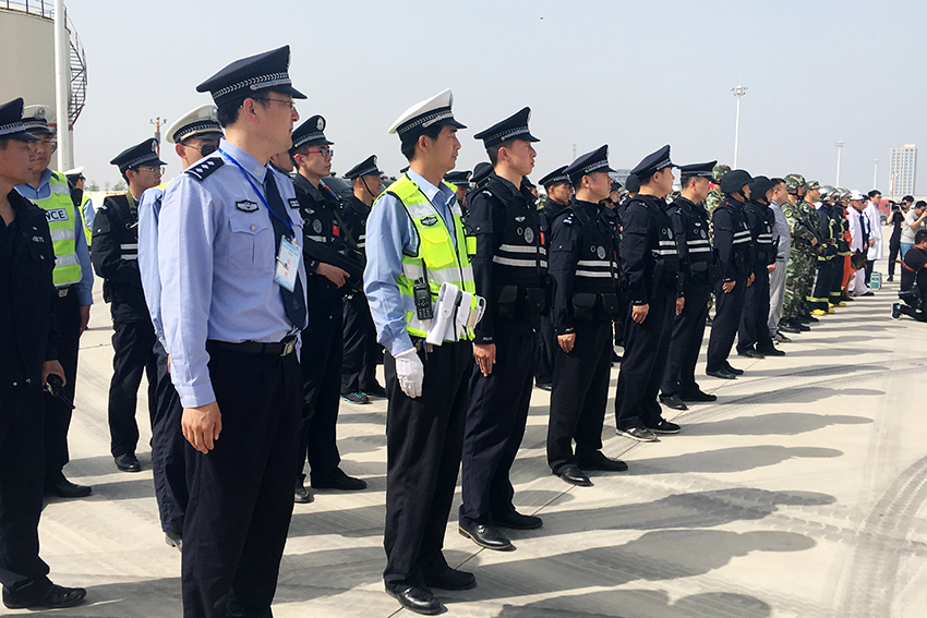 鲁辽公安机关“铸剑防暴恐 砺兵保安全”联合实战演练在海欣港务客滚泊位举